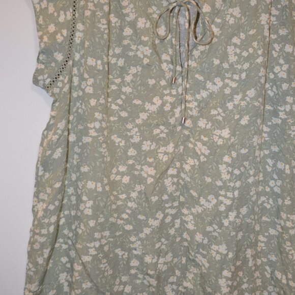 BUFFALO David Bitton Floral White on Green Short Sleeves Lace Tie Neck Blouse S - Picture 7 of 8